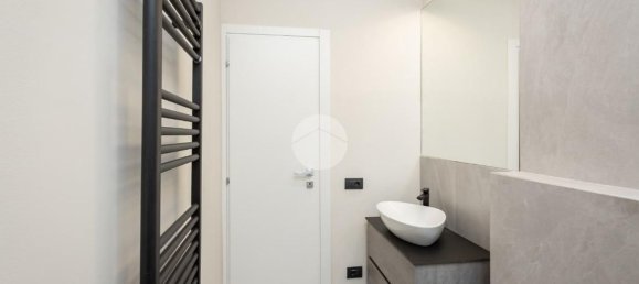 Apartamento T2 em Turin, Italy N.º 374919 9