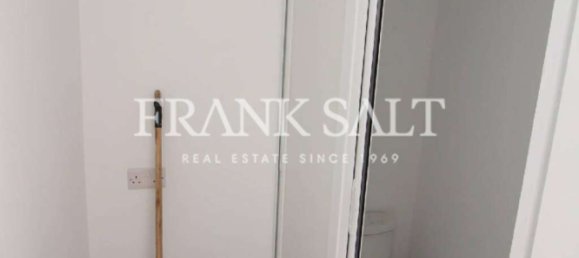 Magasin à Birkirkara, Malta 60m² No. 12019 2