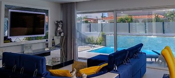 Casa de 3 dormitorios en Almada, Portugal No. 14773 14