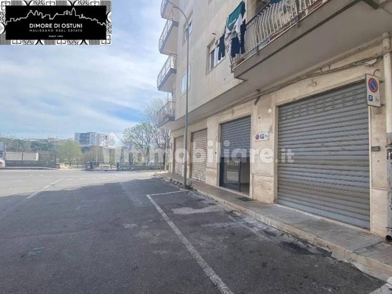2 rooms Commercial property in Ostuni, Italy No. 339924
