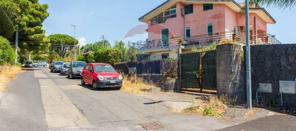 3 bedrooms Apartment in Mascalucia, Italy No. 275805 3