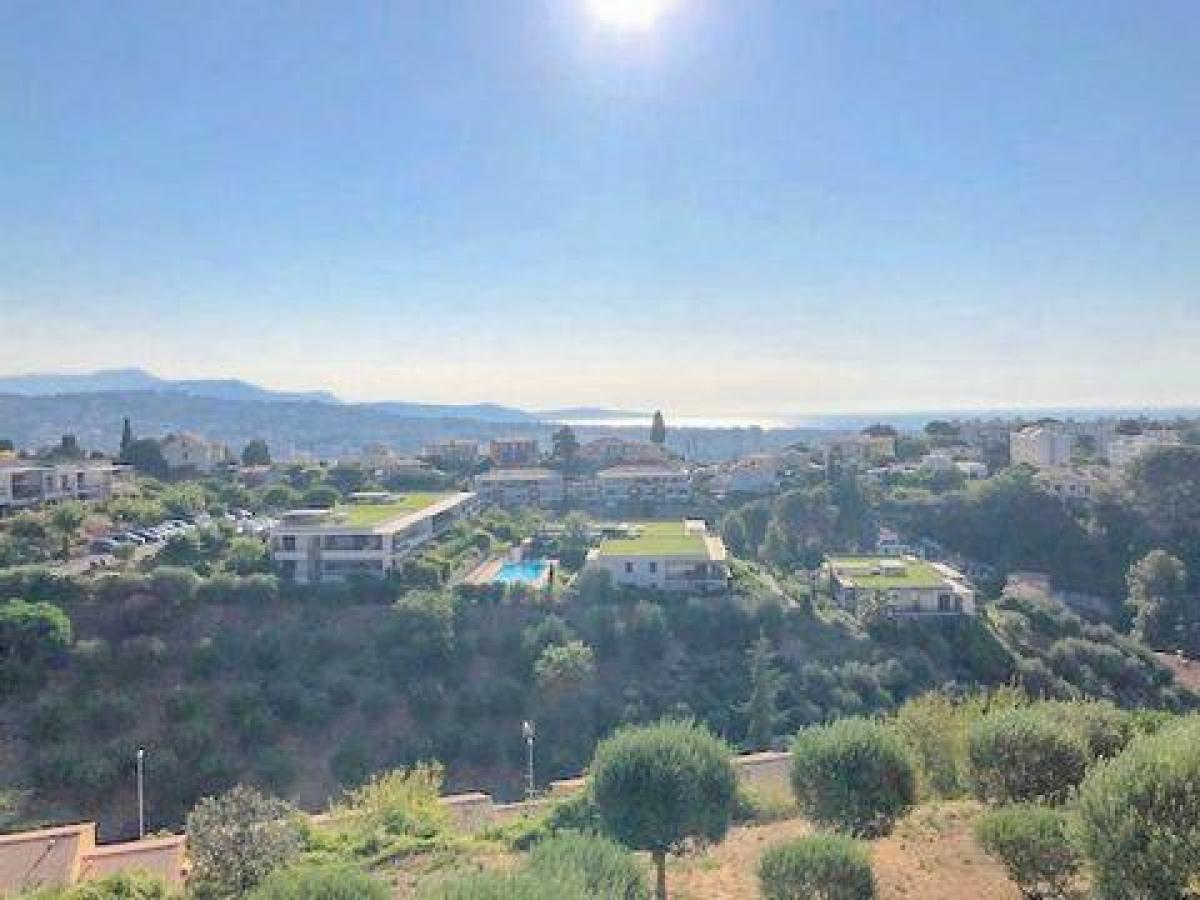 2 bedrooms Condo in Saint-Laurent-du-Var, France No. 3150