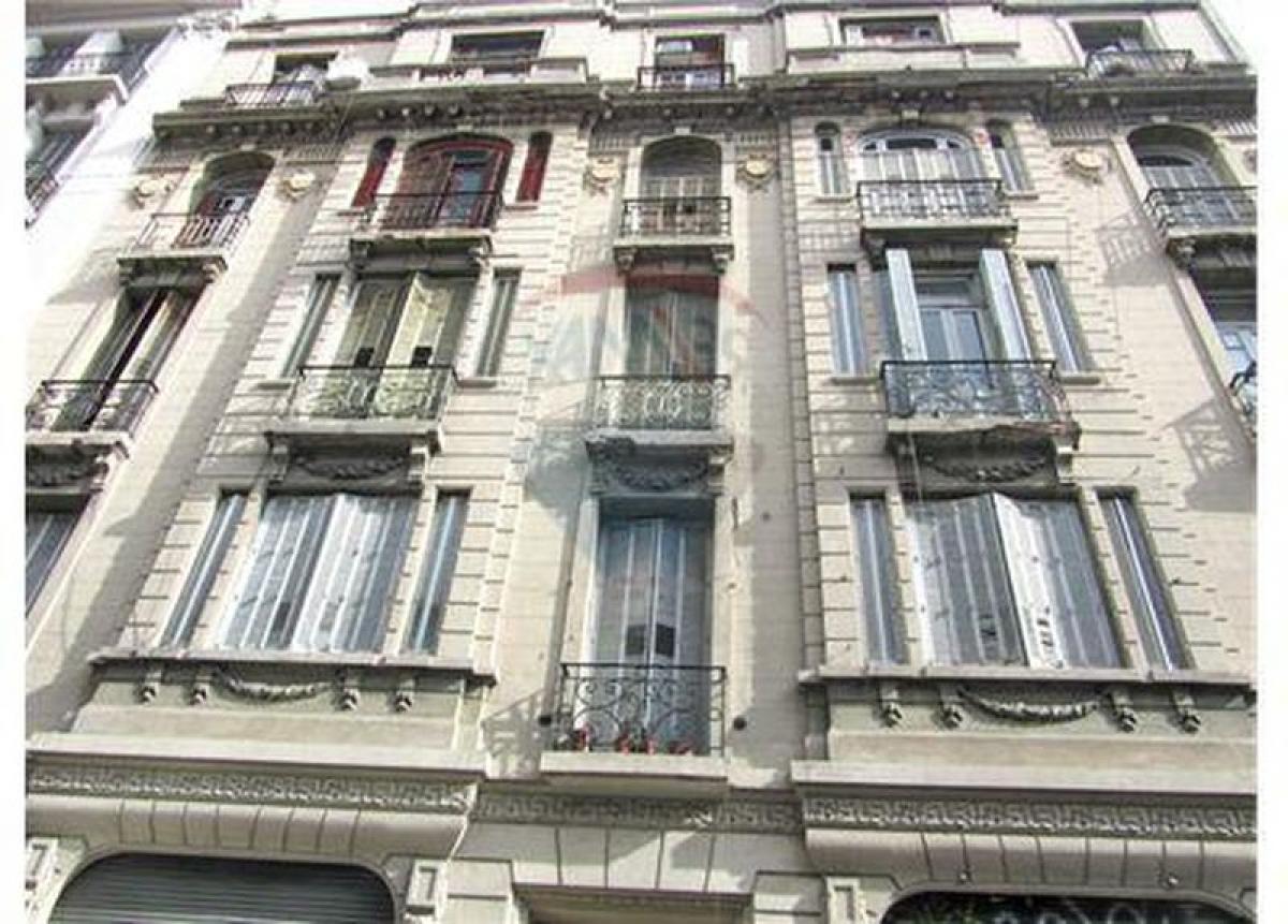 1300m² Commercial property in Buenos Aires, Argentina No. 107211