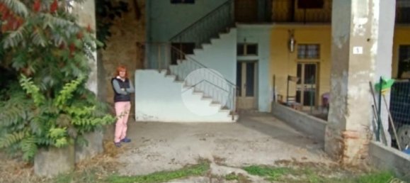 3 bedrooms House in Camisano, Italy No. 329777 4