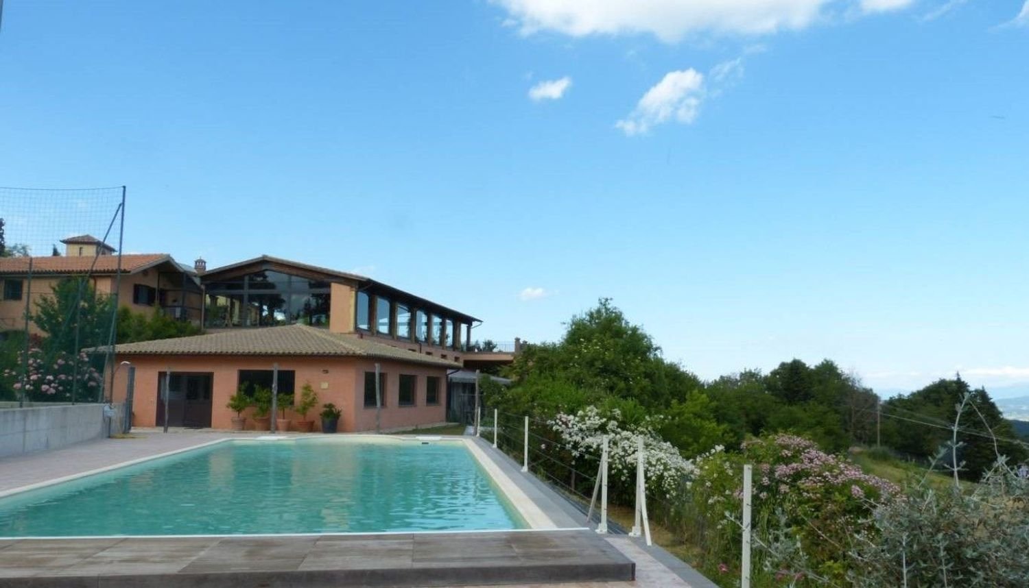 Квартира с 3 спальнями в Тоди, Италия № 380709