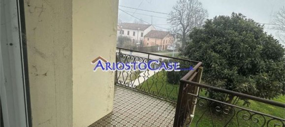 4-salle Appartement à Ferrara, Italy No. 11063 14