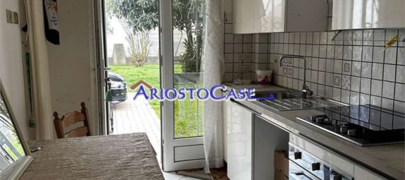 4-salle Appartement à Ferrara, Italy No. 11063 24