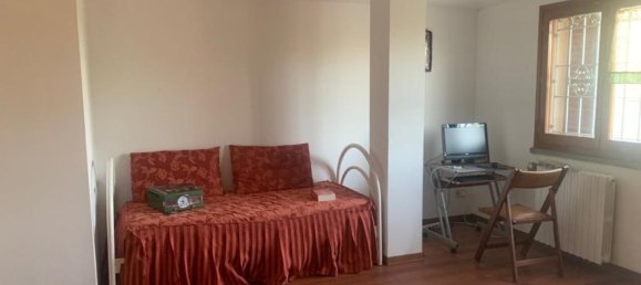 Casa de 7 divisões em Livorno, Italy N.º 91010 18