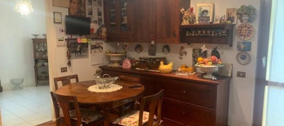 Casa de 7 divisões em Livorno, Italy N.º 91010 11