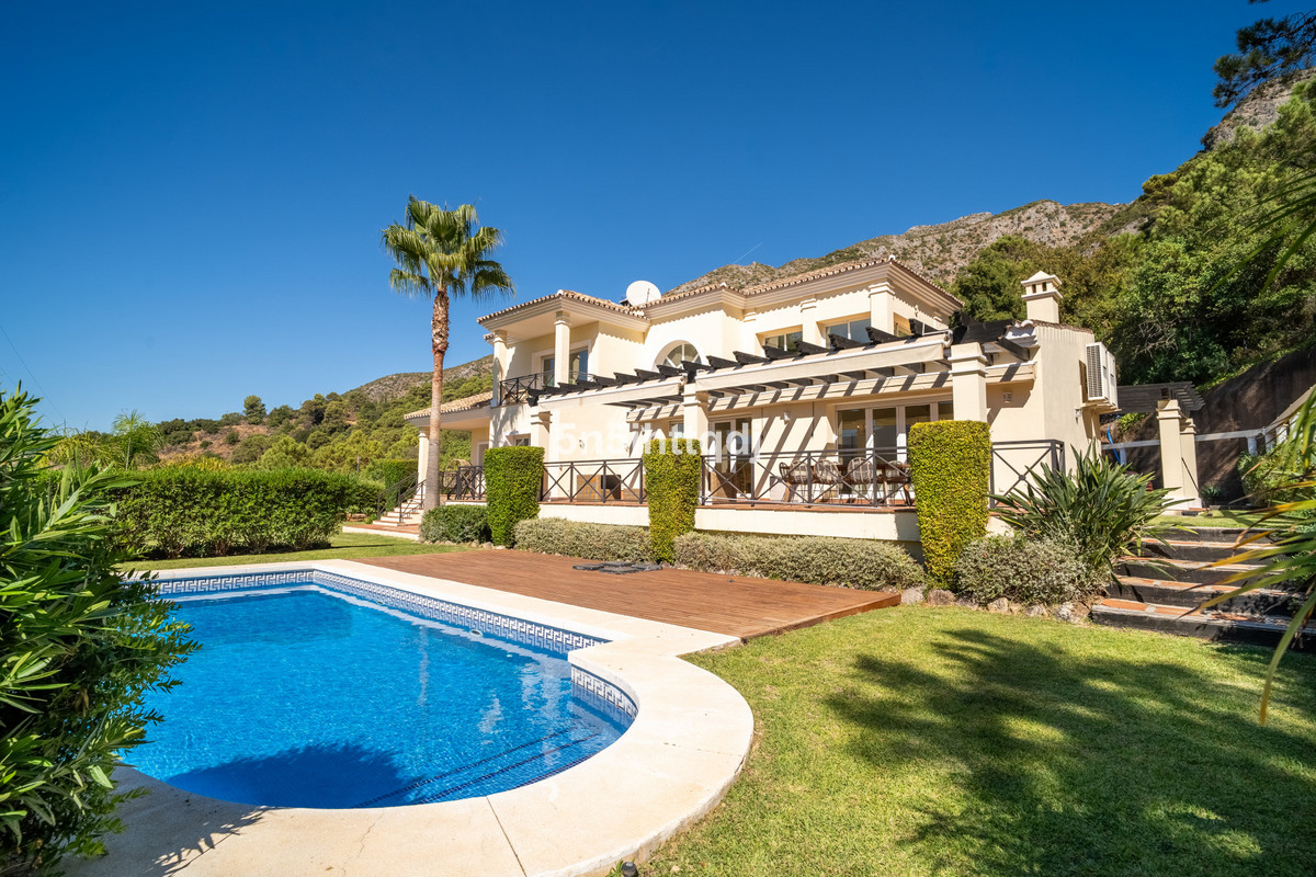 5 bedrooms Villa in Istan, Spain No. 264722