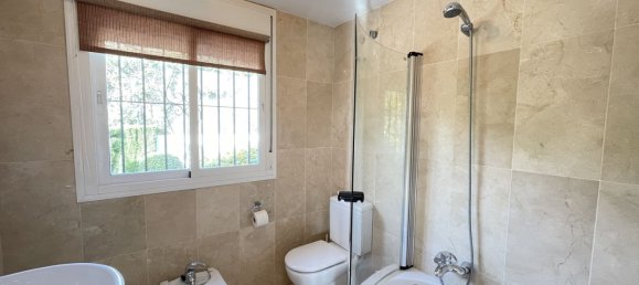 6 غرف نوم فيلا في Estepona, Spain رقم 49101 29