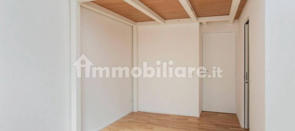 1 bedroom Apartment in Milan, Italy No. 249990 9