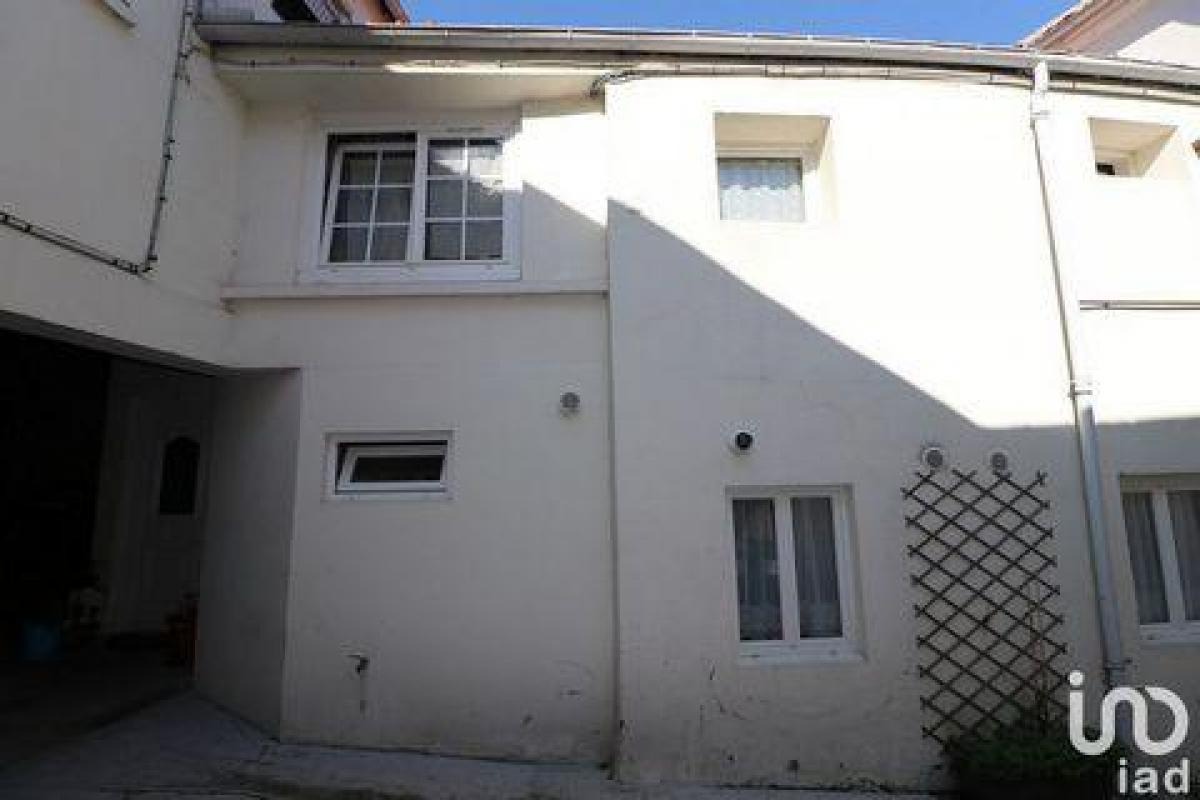 Estudio en el condominio en Linas, France No. 14594
