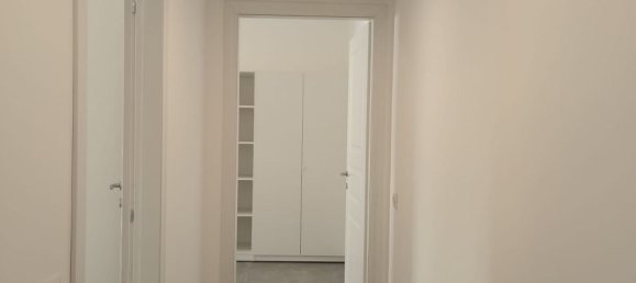 Apartamento T3 em Milan, Italy N.º 336889 42