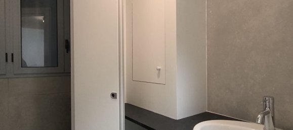 Apartamento T3 em Milan, Italy N.º 336889 22