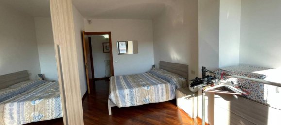 4 rooms Apartment in Perugia, Italy No. 141884 8