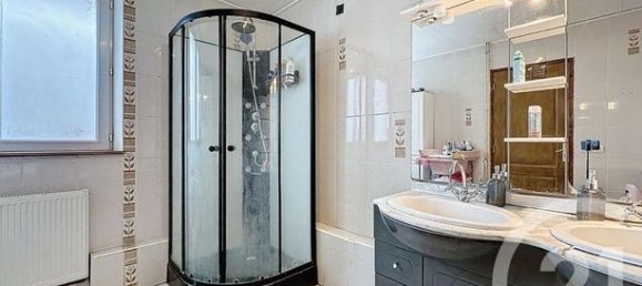 4 bedrooms House in Somme, France No. 305339 10