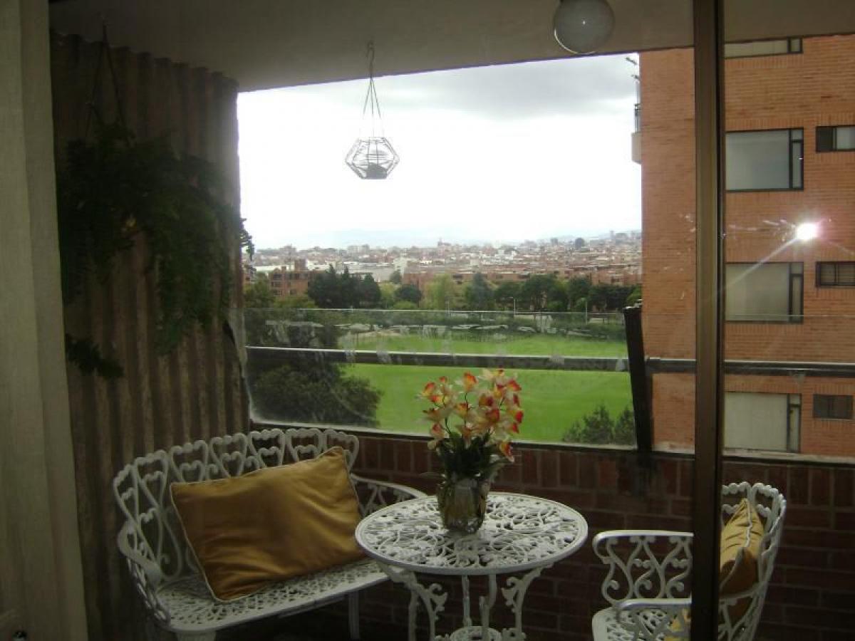 3 bedrooms House in Bogota, Colombia No. 12324