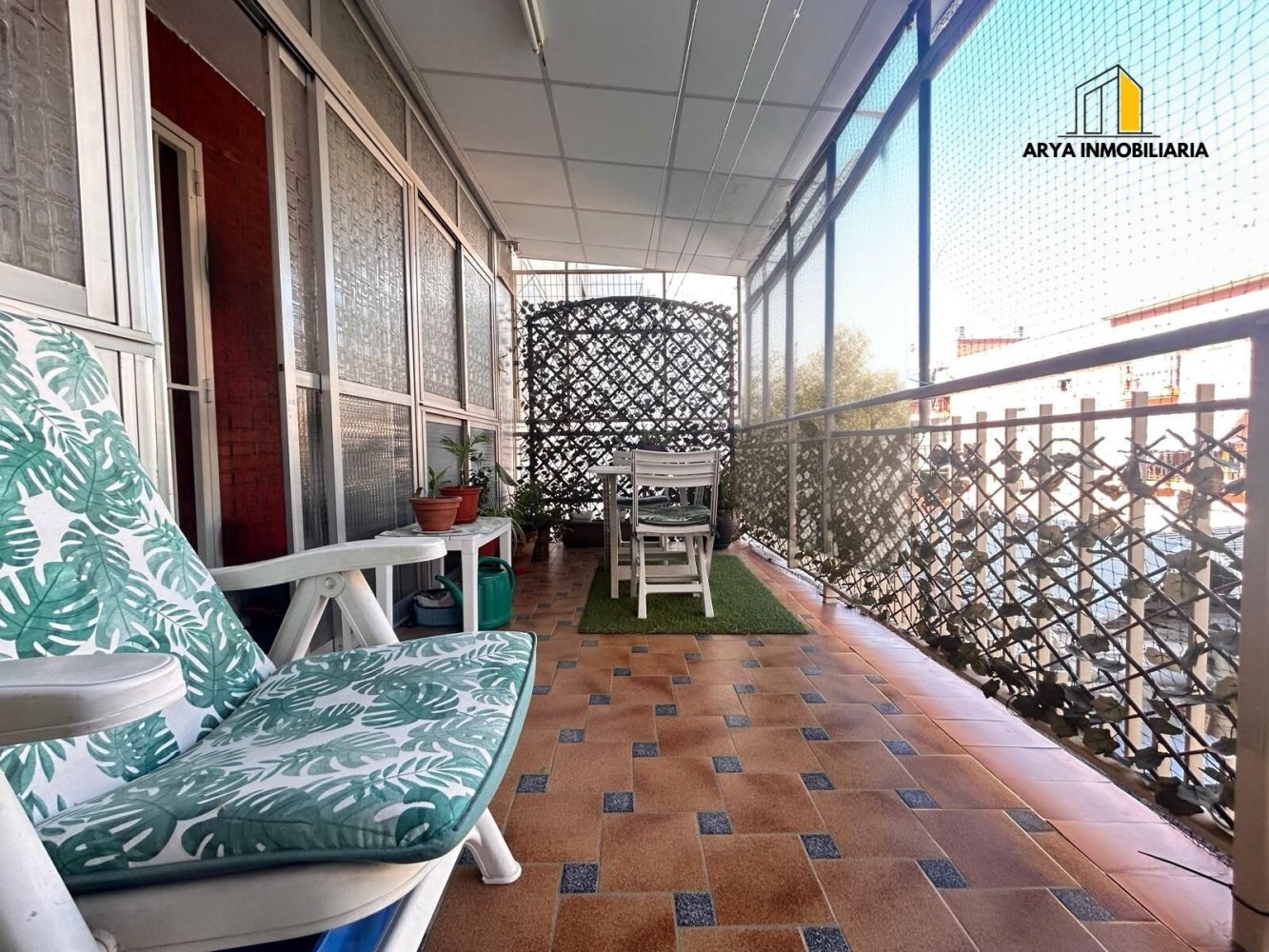 Dúplex de 3 dormitorios en Madrid, Spain No. 251886