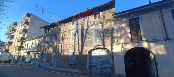 Casa de 8 divisões em Varedo, Italy N.º 121075 3