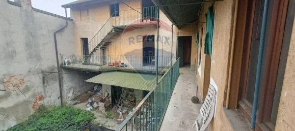 Casa de 8 divisões em Varedo, Italy N.º 121075 15