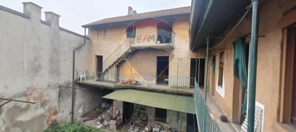 Casa de 8 divisões em Varedo, Italy N.º 121075 13
