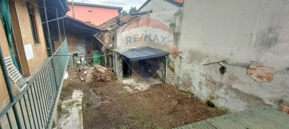 Casa de 8 divisões em Varedo, Italy N.º 121075 24