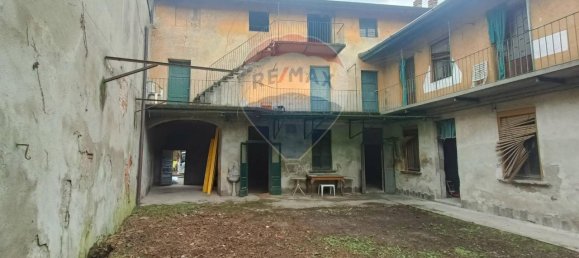 Casa de 8 divisões em Varedo, Italy N.º 121075 21