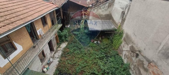 Casa de 8 divisões em Varedo, Italy N.º 121075 6