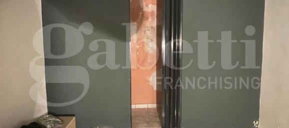 29m² Commercial property in Sessa Aurunca, Italy No. 301095 5