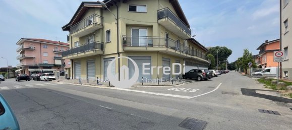 Коммерческая недвижимость 570м² в Верано Брианца, Италия № 138969 2