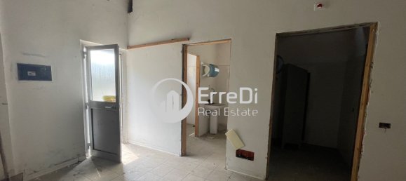 Коммерческая недвижимость 570м² в Верано Брианца, Италия № 138969 5