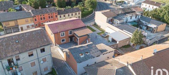 2 bedrooms House in Zevio, Italy No. 324385 7