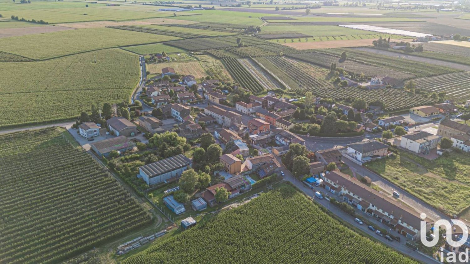 2 bedrooms House in Zevio, Italy No. 324385