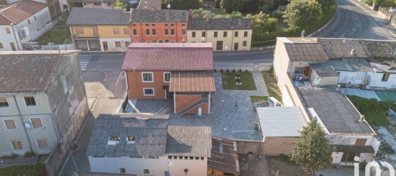 2 bedrooms House in Zevio, Italy No. 324385 3