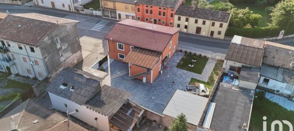 2 bedrooms House in Zevio, Italy No. 324385 4