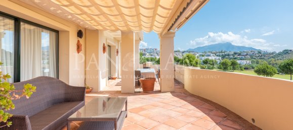 4 bedrooms Penthouse in Benahavis, Spain No. 121982 20