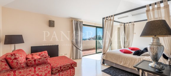 4 bedrooms Penthouse in Benahavis, Spain No. 121982 18