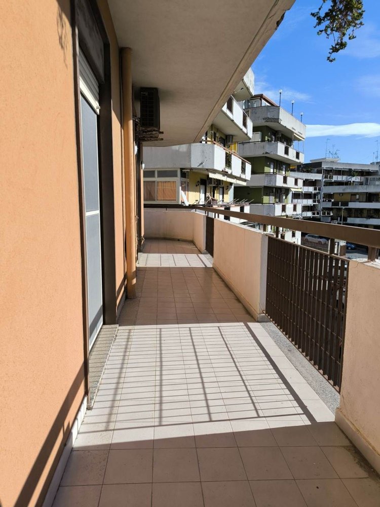 Apartamento de 3 divisões em Messina, Italy N.º 168582