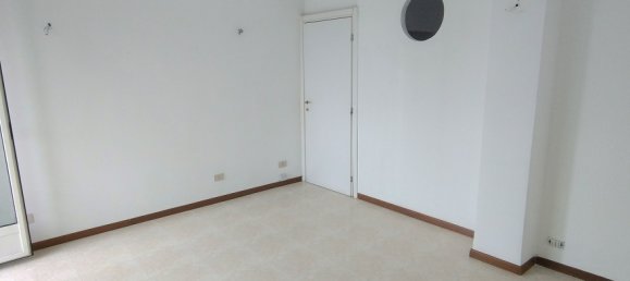 1 bedroom Apartment in Milan, Italy No. 326744 22