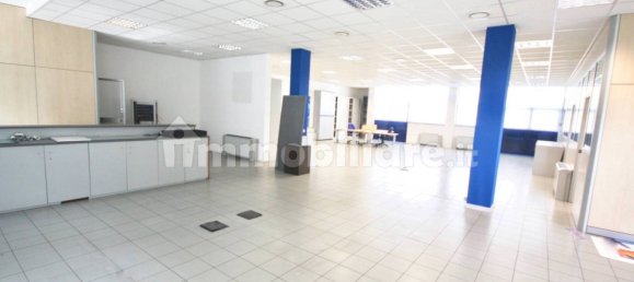 5-Zimmer Büro in Vimercate, Italy, Nr. 317761 7