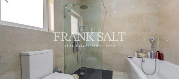 4 غرف نوم منزل في Xewkija, Malta رقم 6081 9