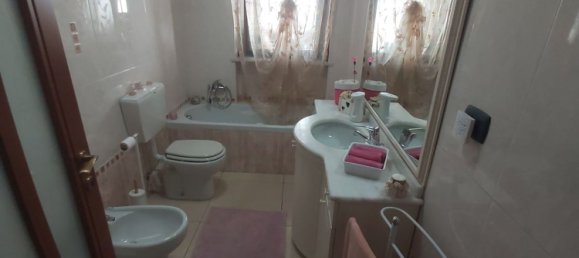 4 bedrooms Apartment in Turin, Italy No. 339599 11