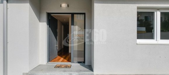 Casa de 4 dormitorios en Vila Nova de Gaia, Portugal No. 17792 2