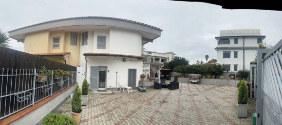 5 rooms House in Giugliano in Campania, Italy No. 284466 4