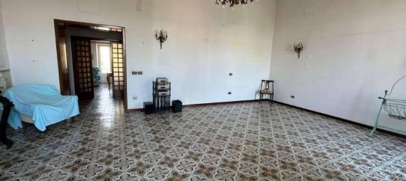 5 rooms Apartment in Naples, Italy No. 37329 9