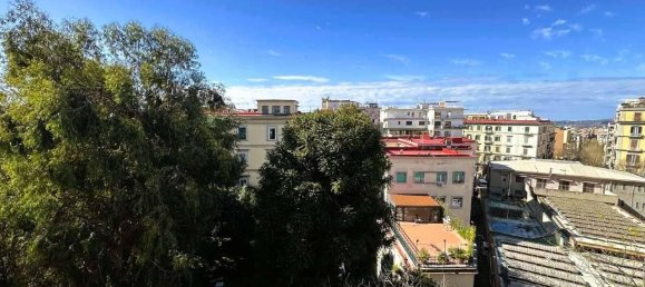 5 rooms Apartment in Naples, Italy No. 37329 7
