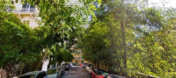 5 rooms Apartment in Naples, Italy No. 37329 3
