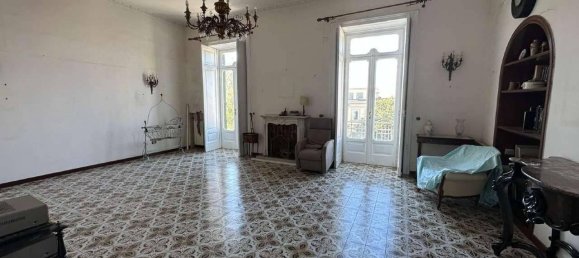 5 rooms Apartment in Naples, Italy No. 37329 10