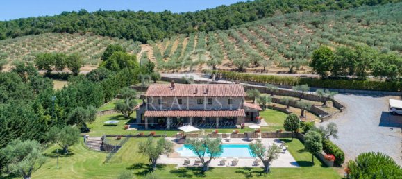 7 bedrooms House in Tuoro sul Trasimeno, Italy No. 54177 3